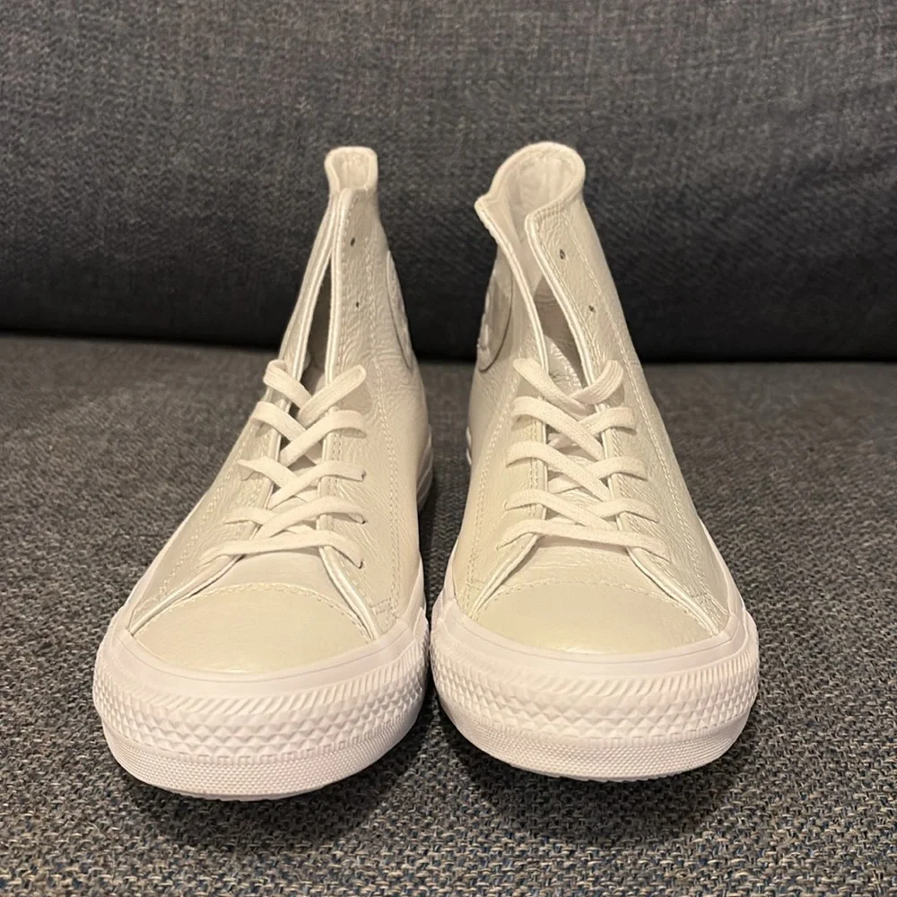 Converse Chuck Taylor All-Star High White Pearlized leather ✨🤍 Women's 8 NEW!!! - Picture 3 of 6